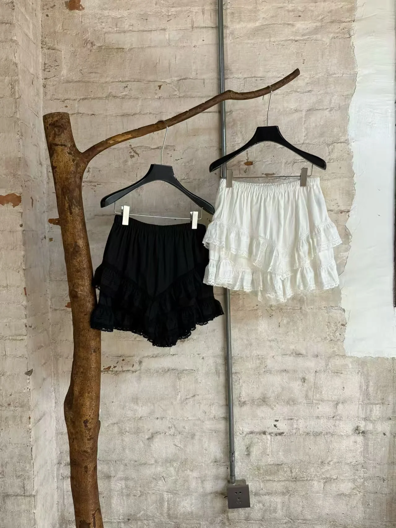 Irregular Lace Trim Splice Skirt Short Women's Style Half-length Spring Summer Skin-friendly Breathable Elastic Waist Cake Skirt
Irregular Lace Trim Splice Skirt Short Women's Style Half-length Spring Summer Skin-friendly Breathable Elastic Waist Cake Skirt