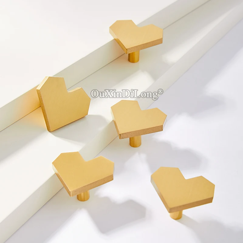 4PCS Pure Brass Creative Love Furniture Pulls Handles Drawer Knobs Cupboard Wardrobe Kitchen Dresser TV Wine Cabinet Pulls Gifts
4PCS Pure Brass Creative Love Furniture Pulls Handles Drawer Knobs Cupboard Wardrobe Kitchen Dresser TV Wine Cabinet Pulls Gifts