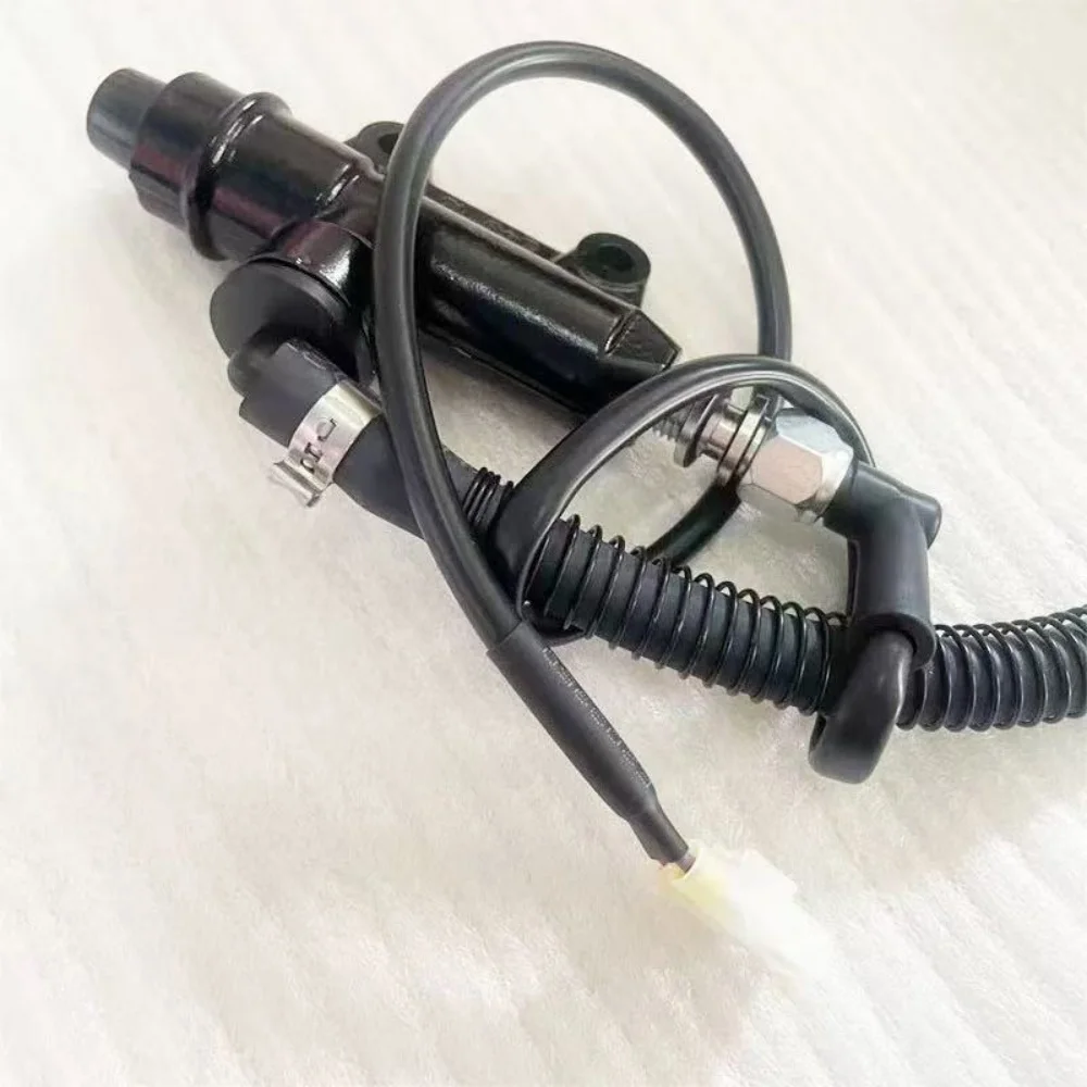 For Benelli Leoncino 500 / 500-6A original factory modified parts, the brake pump BJ500 and the rear oil pump body
For Benelli Leoncino 500 / 500-6A original factory modified parts, the brake pump BJ500 and the rear oil pump body