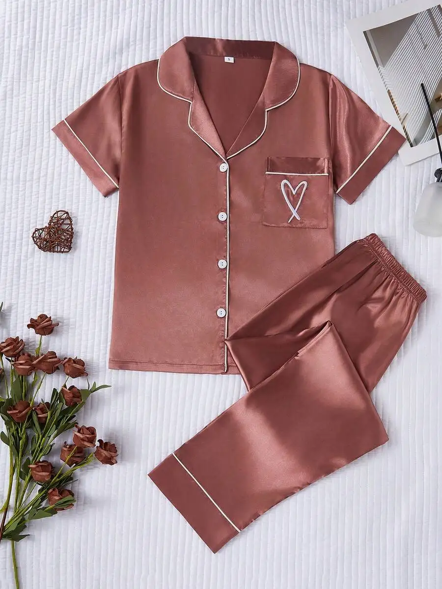 2-Piece Heart Embroidery Short Sleeve Pajama Set Silky Satin Sleepwear
2-Piece Heart Embroidery Short Sleeve Pajama Set Silky Satin Sleepwear