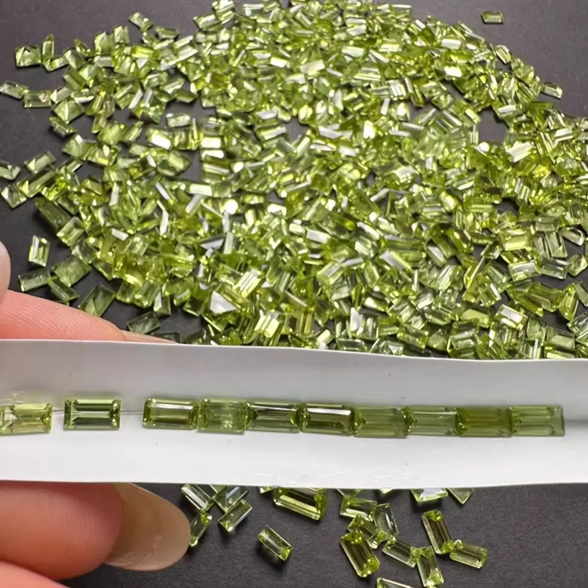 2x4mm Green Peridot Stone Rectangle Cut A+ Baguette Natural Peridot Loose Gemstone
2x4mm Green Peridot Stone Rectangle Cut A+ Baguette Natural Peridot Loose Gemstone