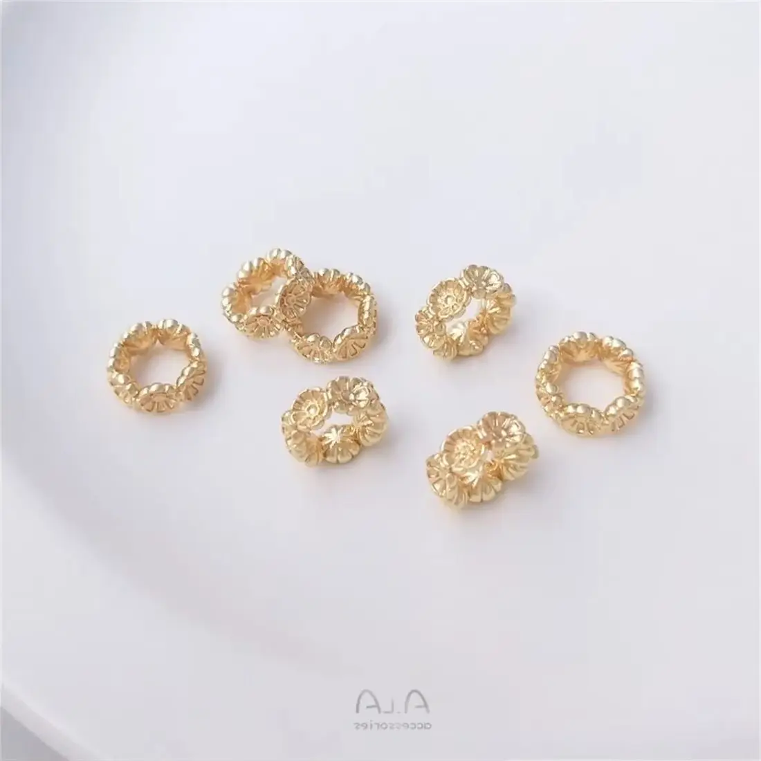 14K Gold Wrapped Small Flower Wreath with Large Hole, Separated Bead Ring, DIY Bracelet, Necklace Accessories, Handmade Material
14K Gold Wrapped Small Flower Wreath with Large Hole, Separated Bead Ring, DIY Bracelet, Necklace Accessories, Handmade Material