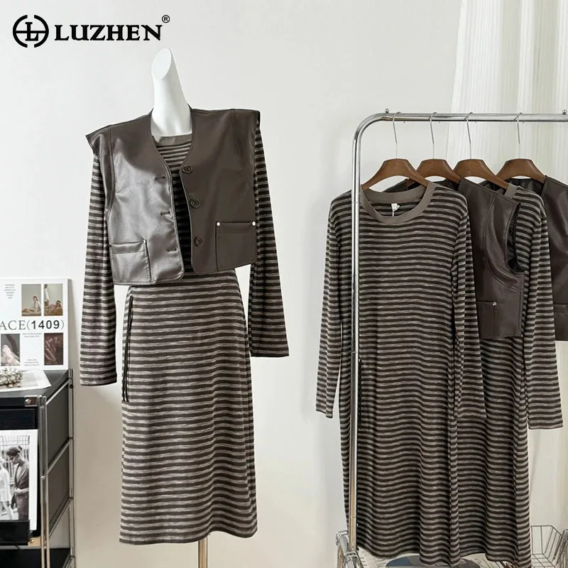 LUZHEN Элегантные повседневные комплекты из двух предметов 2024 осеннее модное платье в полоску с длинным рукавом женский однотонный жилет AA1693
LUZHEN Элегантные повседневные комплекты из двух предметов 2024 осеннее модное платье в полоску с длинным рукавом женский однотонный жилет AA1693