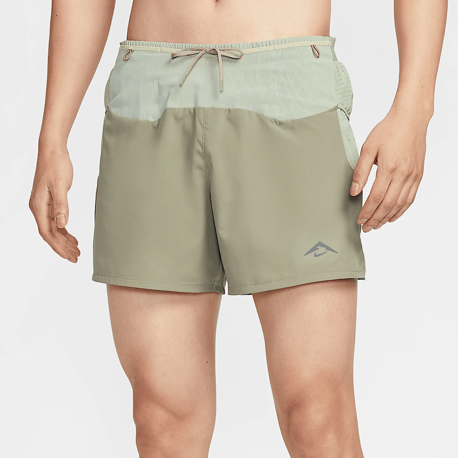 Оригинальные мужские шорты для бега Nike Dri FIT с несколькими карманами и элементами пэчворка HJ3573-320
Оригинальные мужские шорты для бега Nike Dri FIT с несколькими карманами и элементами пэчворка HJ3573-320