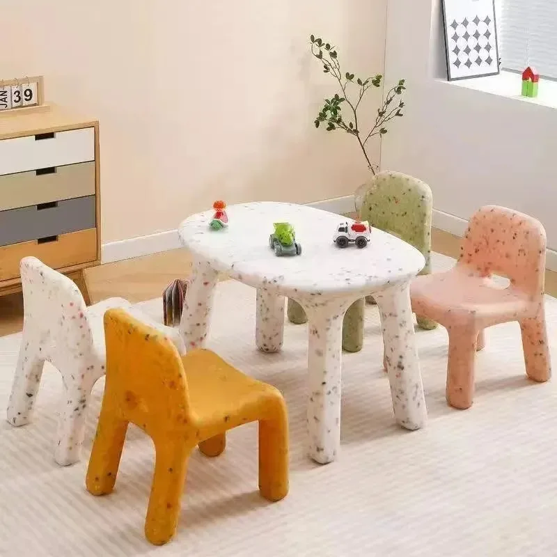 Nordic Classic Modern Children's Chair Children's PE Plastic Chair Living Room Kindergarten Outdoor Garden Sedie in Plastica
Nordic Classic Modern Children's Chair Children's PE Plastic Chair Living Room Kindergarten Outdoor Garden Sedie in Plastica