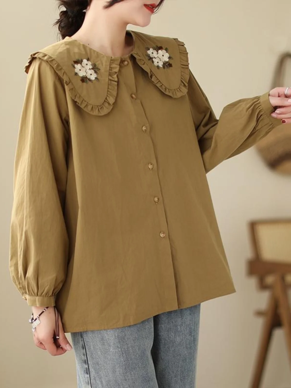 plus Size Women's irt Floral Embroidery Loose Long Sve Doll Collar Spring Autumn Vintage Sle Polyester Material
plus Size Women's irt Floral Embroidery Loose Long Sve Doll Collar Spring Autumn Vintage Sle Polyester Material