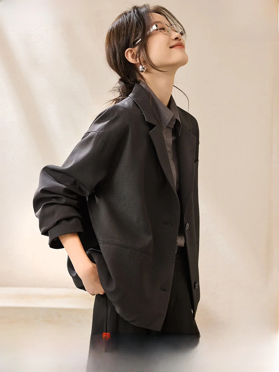 Mehaimeisi Simple Casual Coat 2025 Autumn New Sle oulder Drop Hem Design Commute Suit Straight Leg Long Sve Women's Fa...
Mehaimeisi Simple Casual Coat 2025 Autumn New Sle oulder Drop Hem Design Commute Suit Straight Leg Long Sve Women's Fa...