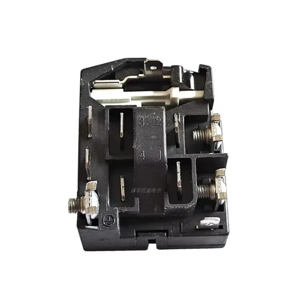 QPS2-C15MD3 for Homa Refrigerator Compressor PTC Starter
QPS2-C15MD3 for Homa Refrigerator Compressor PTC Starter