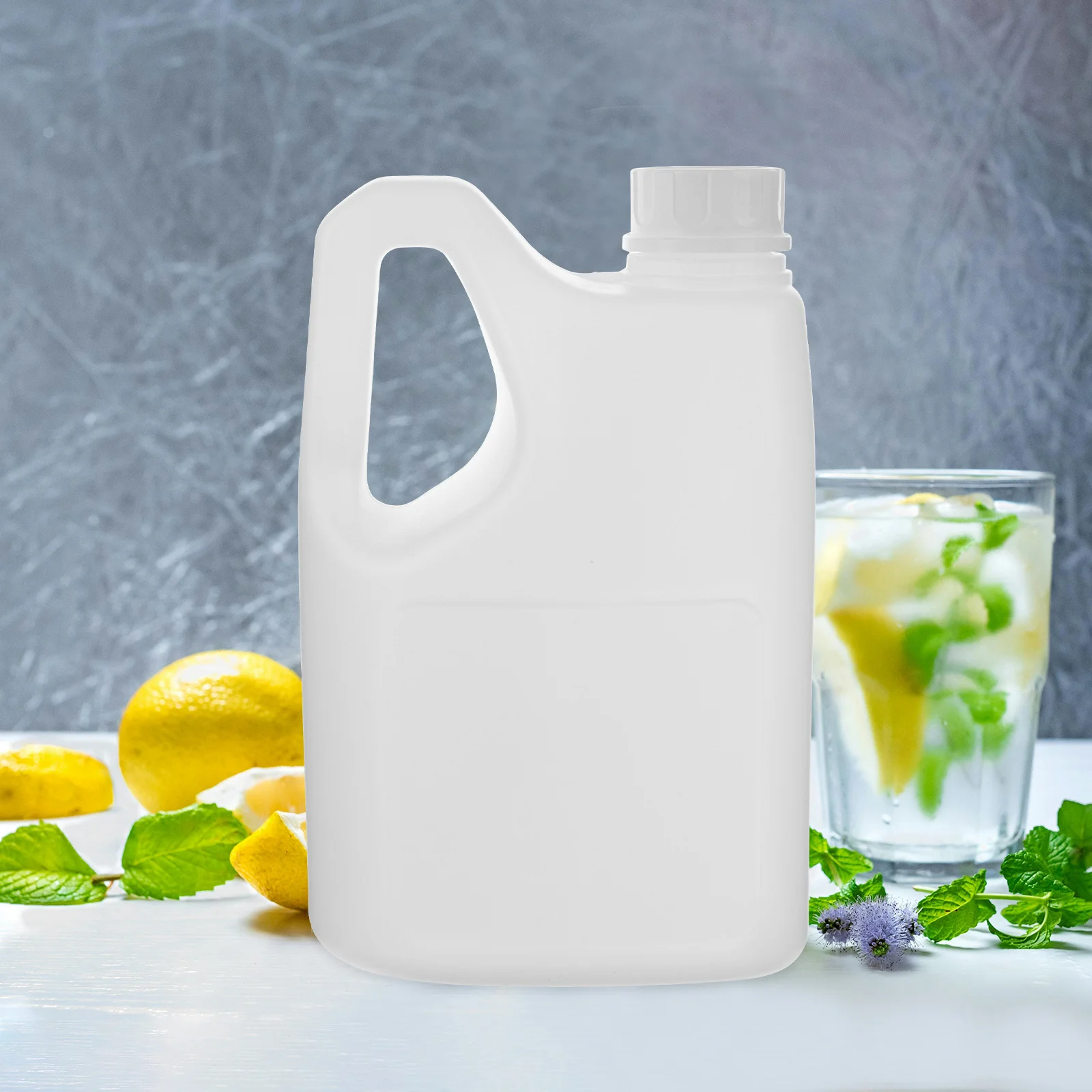 Empty Juice Bottle Plastic Beverage Jug Handle Design Portable for Juice Milk Tea Cold Drinks Reusable Drink Container Smoothie
Empty Juice Bottle Plastic Beverage Jug Handle Design Portable for Juice Milk Tea Cold Drinks Reusable Drink Container Smoothie