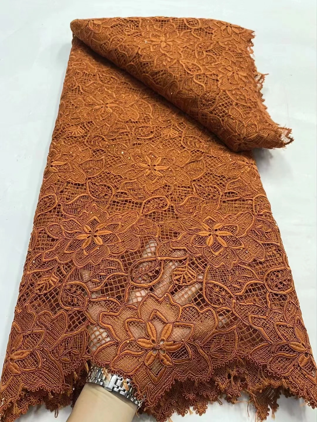 African Lace Fabric 2023 High Quality Lace Material Nigerian French Sequins Lace Fabric 5Yards For Wedding Party Dress AQ1-2
African Lace Fabric 2023 High Quality Lace Material Nigerian French Sequins Lace Fabric 5Yards For Wedding Party Dress AQ1-2