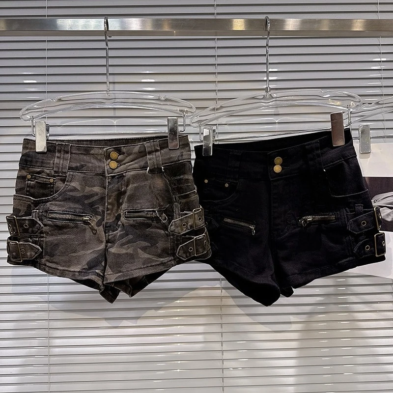 2025 autumn new American style spicy girl metal zipper buckle design sense denim shorts fashion street personality shorts
2025 autumn new American style spicy girl metal zipper buckle design sense denim shorts fashion street personality shorts