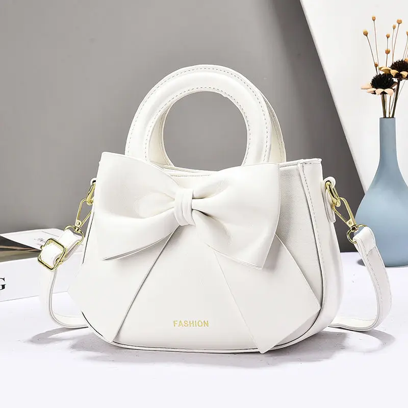 Bag Women's Large Capacity Fashion Versatile Simple Women's Handbag Internet Celebrity Foreign Style Messenger High Sense Casual
Bag Women's Large Capacity Fashion Versatile Simple Women's Handbag Internet Celebrity Foreign Style Messenger High Sense Casual