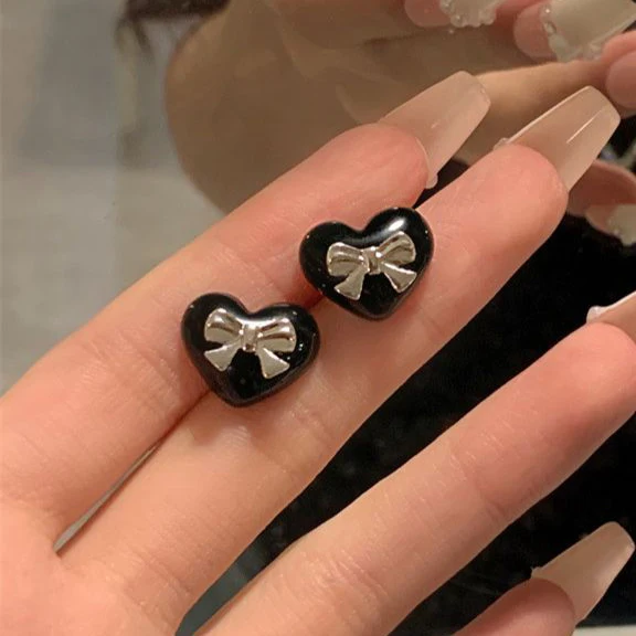PONYKISS 925 Silver Heart Bowknot Stud Earrings for Women Party Cute Fine Jewelry Minimalist Accessories
PONYKISS 925 Silver Heart Bowknot Stud Earrings for Women Party Cute Fine Jewelry Minimalist Accessories
