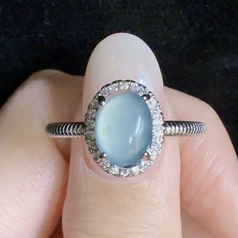 Women's egg-shaped ring made of natural A-grade jadeite, ice blue color, new Chinese style, popular on live broadcasts, wholesal
Women's egg-shaped ring made of natural A-grade jadeite, ice blue color, new Chinese style, popular on live broadcasts, wholesal