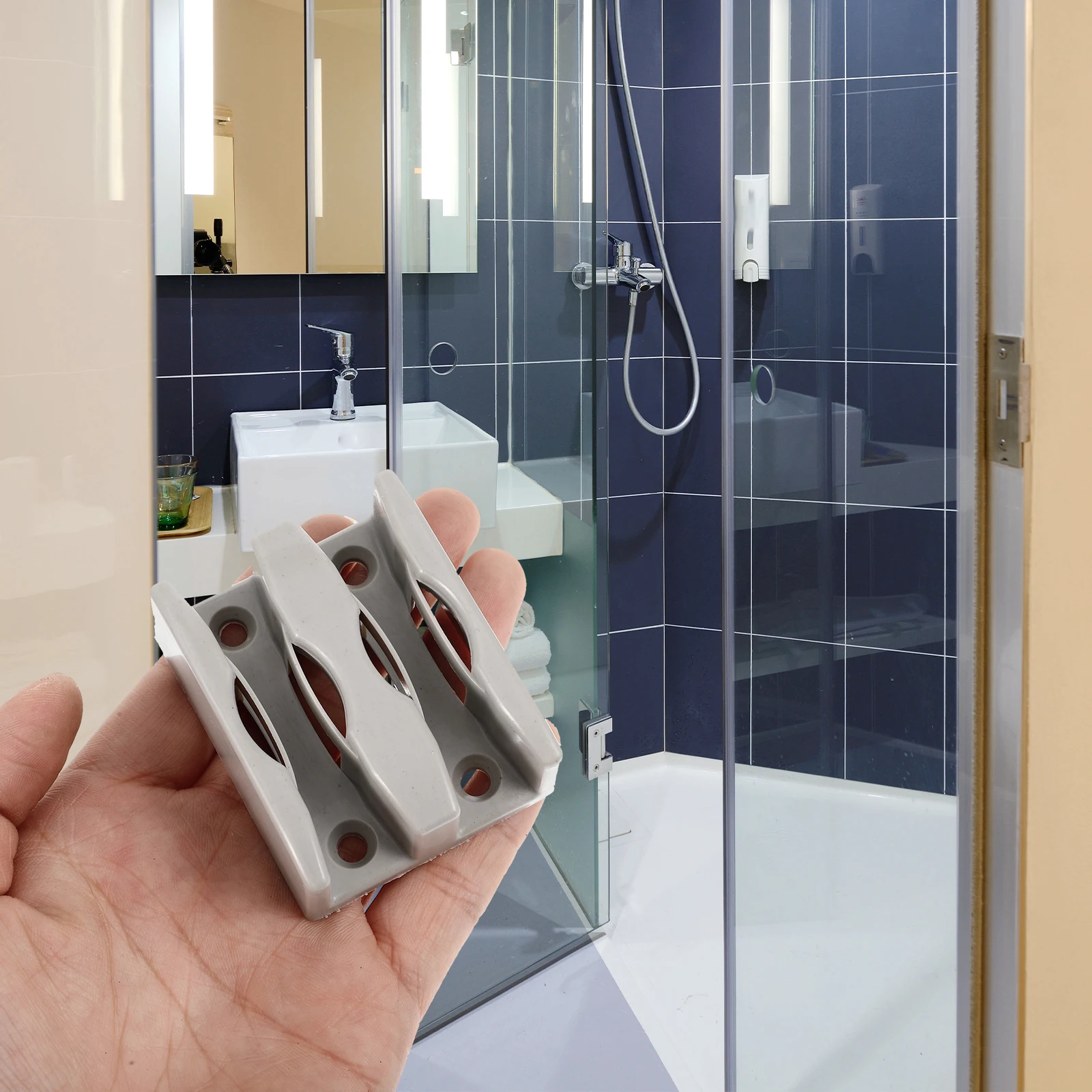 2Pcs Reliable Glass Door Guide for Sliding Doors Smooth Quiet Operation Easy to Fix Versatile Use Track System Accessories
2Pcs Reliable Glass Door Guide for Sliding Doors Smooth Quiet Operation Easy to Fix Versatile Use Track System Accessories