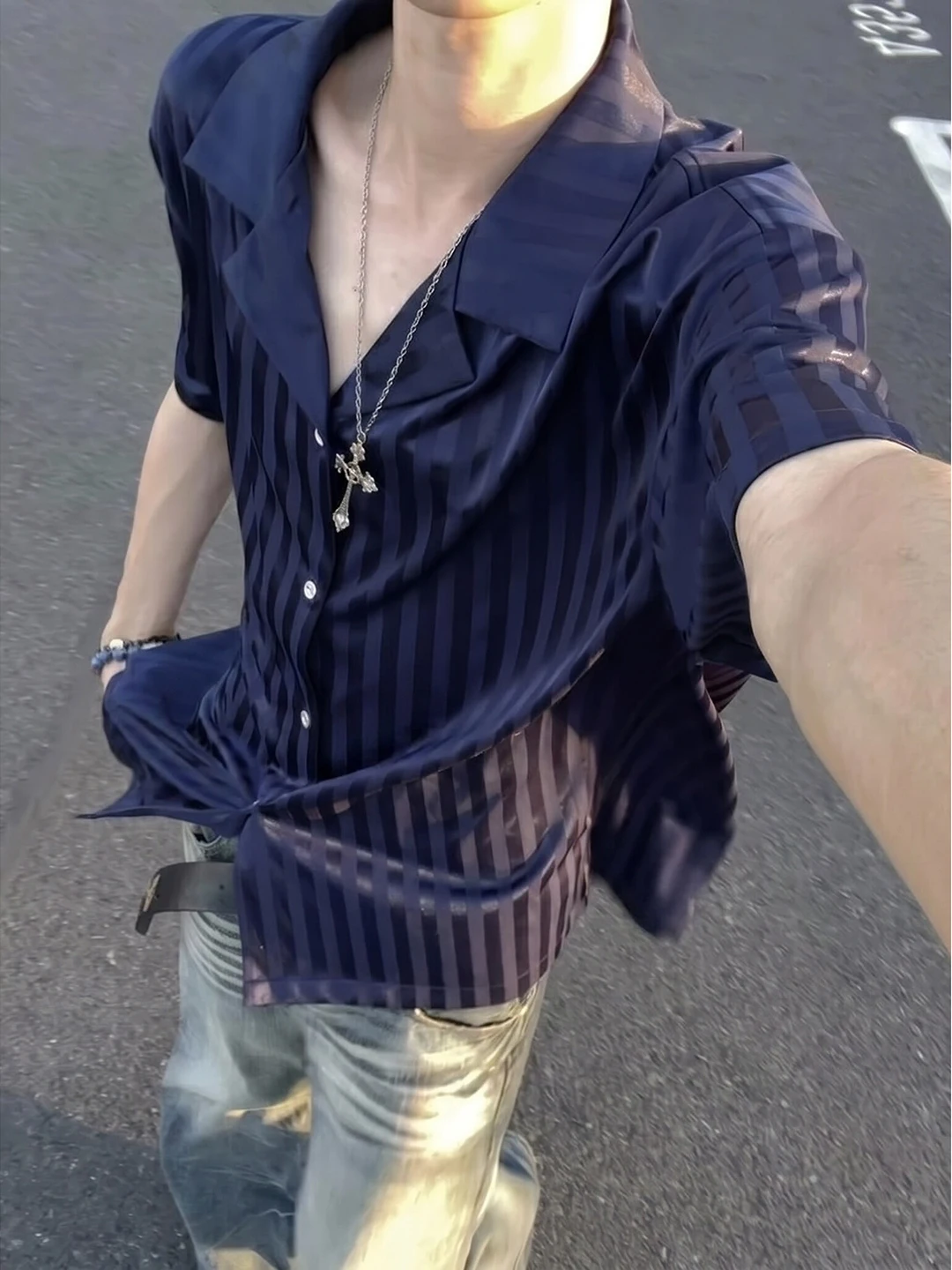 American Style Cuban Collar Ice Silk Short Sleeve Shirt Men Summer Cool Feeling Sun Protection High End Drapey Half Sleeve Ja...
American Style Cuban Collar Ice Silk Short Sleeve Shirt Men Summer Cool Feeling Sun Protection High End Drapey Half Sleeve Ja...