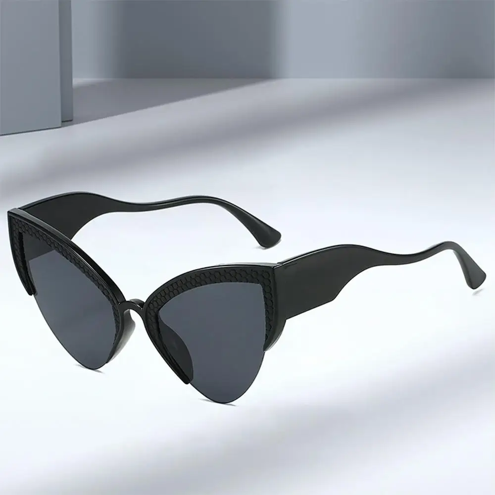Oversized Cat Eye Sunglasses Cycling Butterfly-Shaped Sports Sunglasses UV Protection Luxury Gradient Shades for Women & Men
Oversized Cat Eye Sunglasses Cycling Butterfly-Shaped Sports Sunglasses UV Protection Luxury Gradient Shades for Women & Men