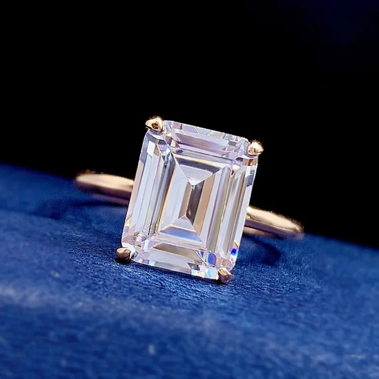 S925 silver 8 * 10 simulated emerald cut zircon inlaid ring, rock sugar ring, high carbon princess square
S925 silver 8 * 10 simulated emerald cut zircon inlaid ring, rock sugar ring, high carbon princess square
