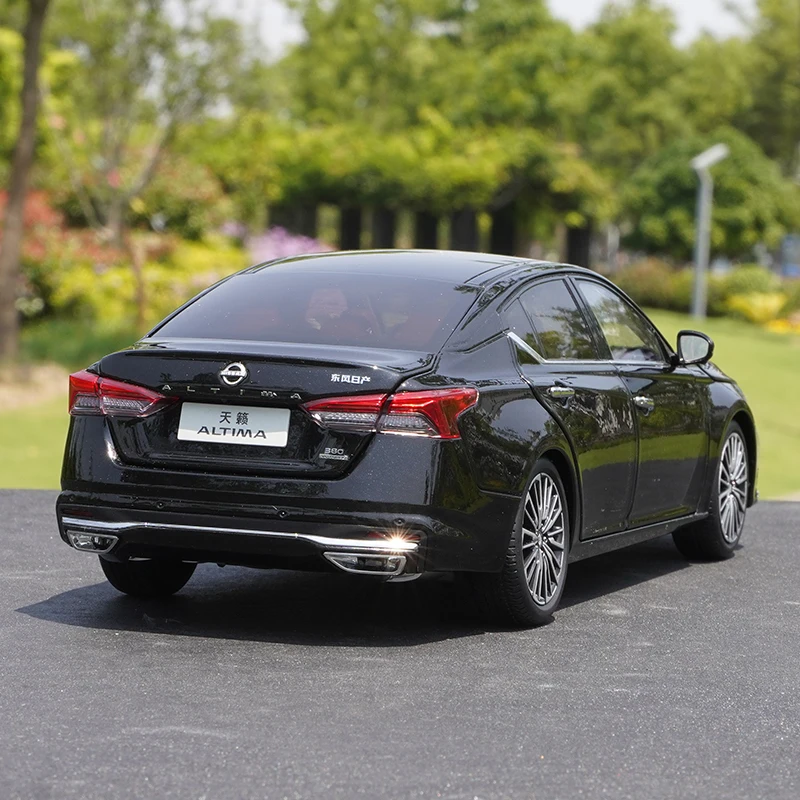 1:18 Nissan Teana Altima 2024 Alloy Simulation Car Model Collection Sedan
1:18 Nissan Teana Altima 2024 Alloy Simulation Car Model Collection Sedan