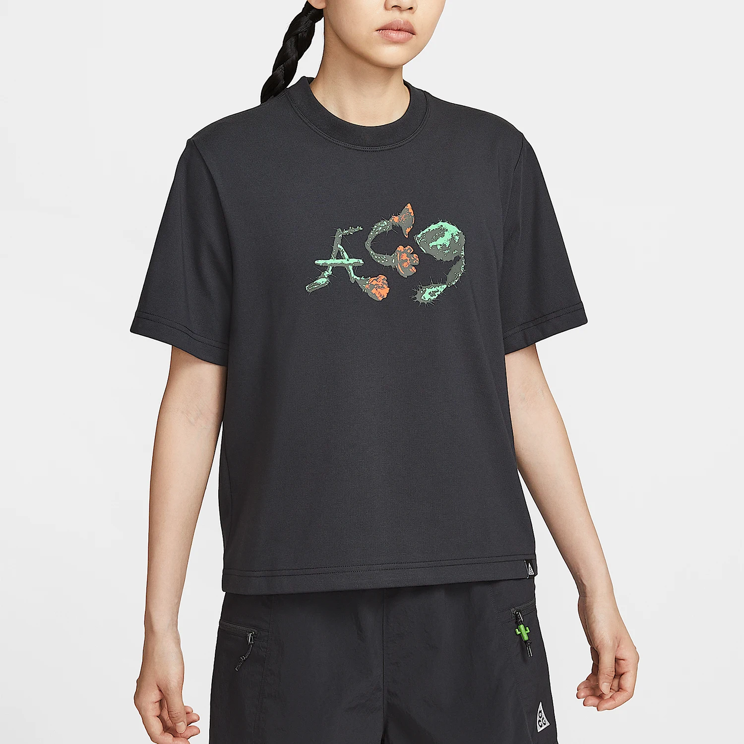 Женские свободные мягкие дышащие спортивные футболки Nike Authentic ACG с коротким рукавом IB7340-010
Женские свободные мягкие дышащие спортивные футболки Nike Authentic ACG с коротким рукавом IB7340-010