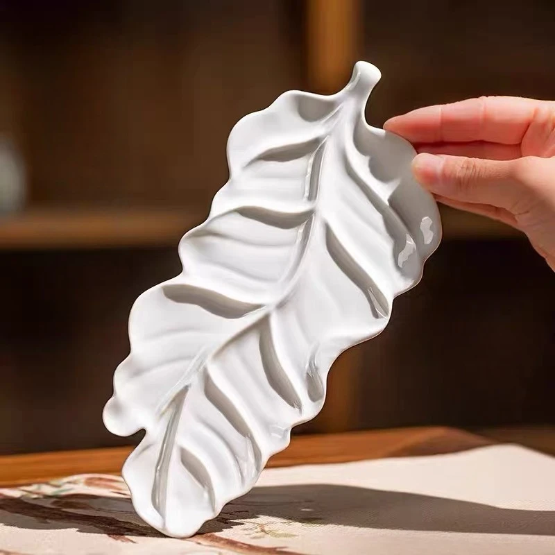 Leaf / Flower Shaped Ceramic Palette Watercolor Palette for Painting Multifunctional Art Supply for Calligraphy Drawing
Leaf / Flower Shaped Ceramic Palette Watercolor Palette for Painting Multifunctional Art Supply for Calligraphy Drawing
