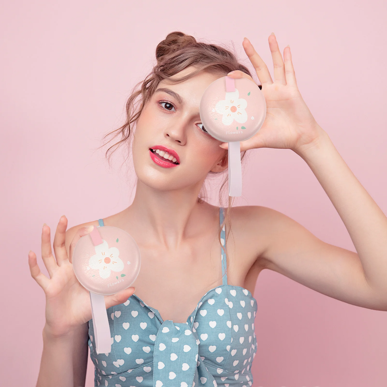 1Pcs Compact Mirror Double Sided Circular Handheld Vanity Mirror High Quality Material Perfect Gift for Women Ring
1Pcs Compact Mirror Double Sided Circular Handheld Vanity Mirror High Quality Material Perfect Gift for Women Ring