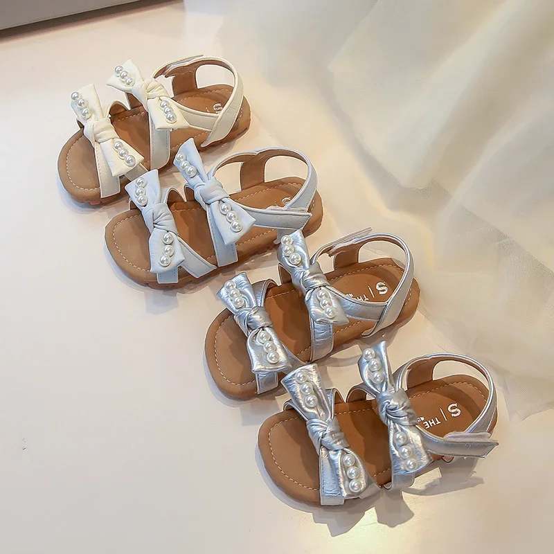 Girls Beach Shoes Soft Sole Comfortable Kids Sandals Sweet Pearls 2025 Summer New Children Princess Shoes Non-slip Ins Trendy
Girls Beach Shoes Soft Sole Comfortable Kids Sandals Sweet Pearls 2025 Summer New Children Princess Shoes Non-slip Ins Trendy