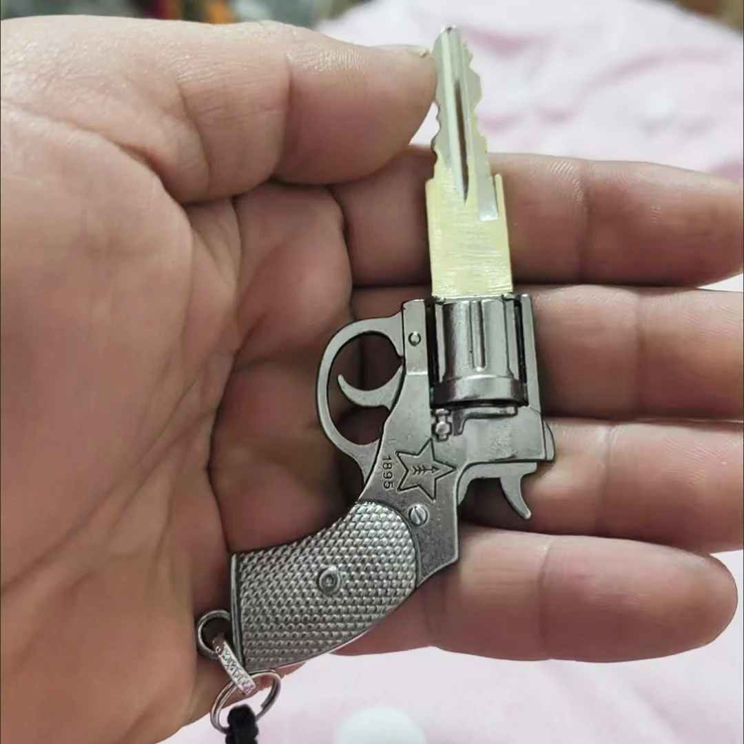 Revolver Pistol Model DIY Key Modification Handle Requires Manual Polishing of Key Holder Creative Car Key Motorcycle Head
Revolver Pistol Model DIY Key Modification Handle Requires Manual Polishing of Key Holder Creative Car Key Motorcycle Head