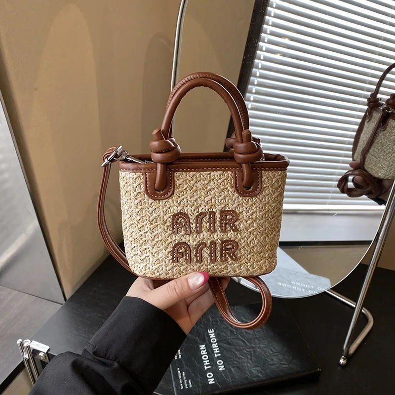 2026 New Summer Versatile Braided Chain Shoulder Bag Large Capacity Bucket Bag Vegetable Basket Straw Bag Women
2026 New Summer Versatile Braided Chain Shoulder Bag Large Capacity Bucket Bag Vegetable Basket Straw Bag Women