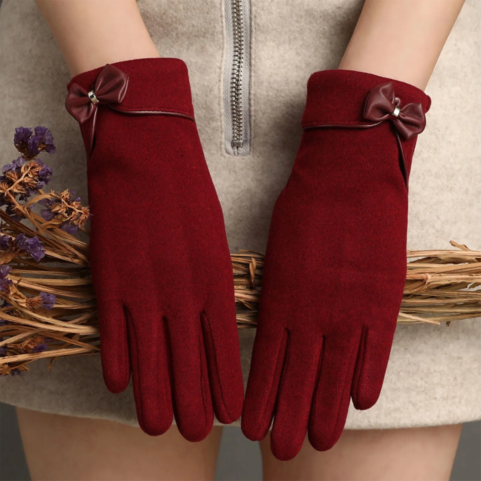 Trendy Winter Warm Gloves For Women Elegant Bowknot Pattern Plush Full Finger Gloves Cycling Riding Mittens Christmas Gifts
Trendy Winter Warm Gloves For Women Elegant Bowknot Pattern Plush Full Finger Gloves Cycling Riding Mittens Christmas Gifts