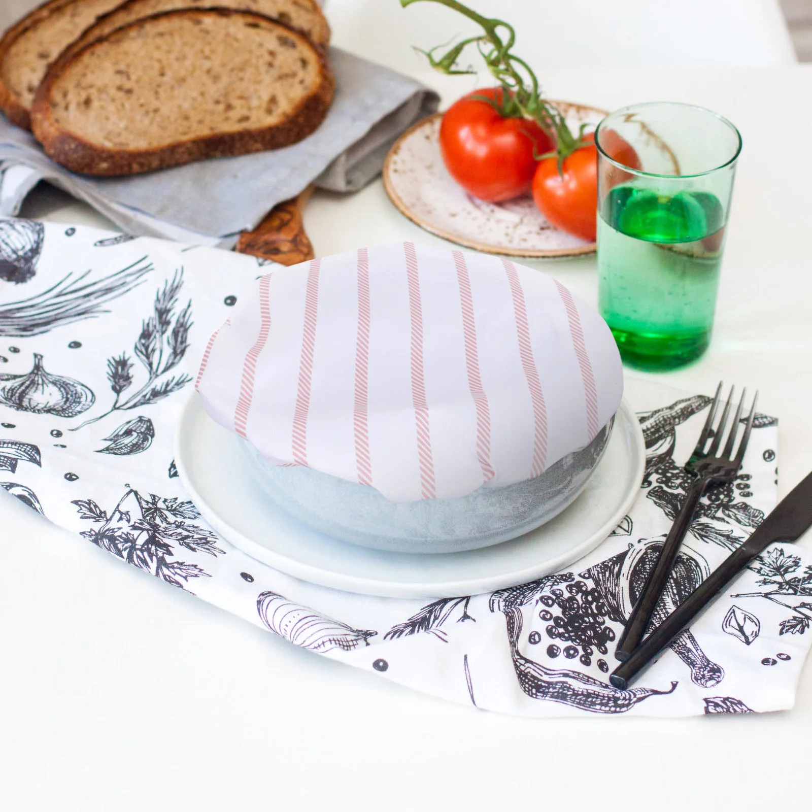 3Pcs Reusable Elastic Bowl Covers Fabric Stretch Dustproof Food Preservation Bowl Lids Gadgets
3Pcs Reusable Elastic Bowl Covers Fabric Stretch Dustproof Food Preservation Bowl Lids Gadgets