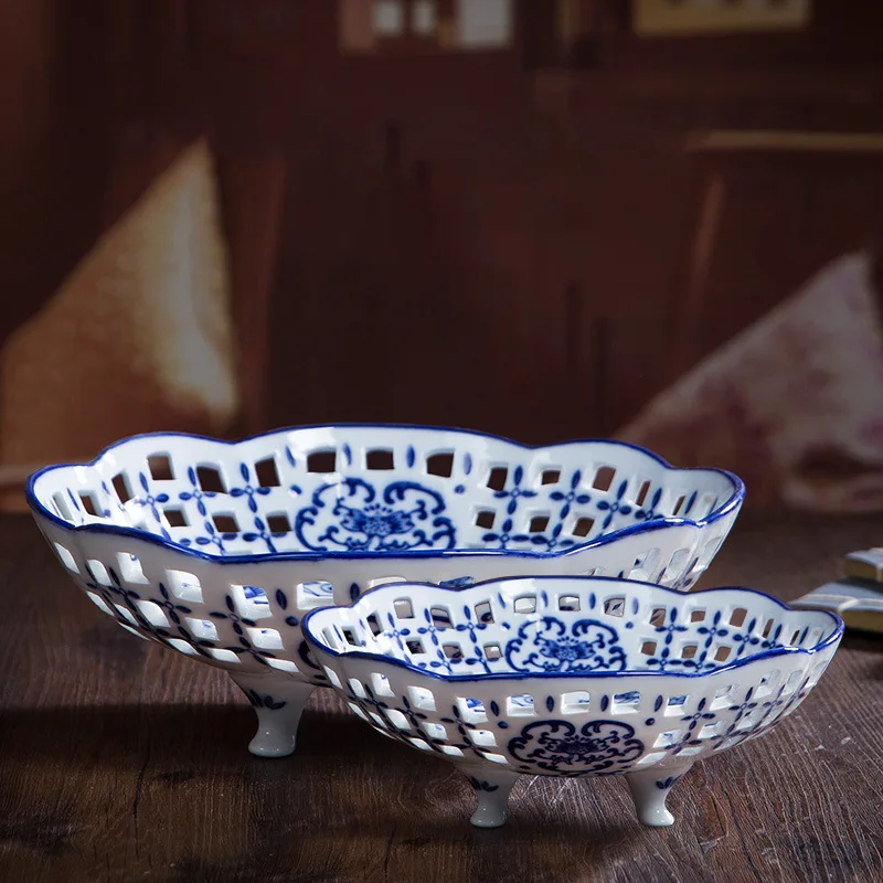HYS ceramic blue and white hollow creative fruit plate set classical home decoration ceramic craft ornament
HYS ceramic blue and white hollow creative fruit plate set classical home decoration ceramic craft ornament