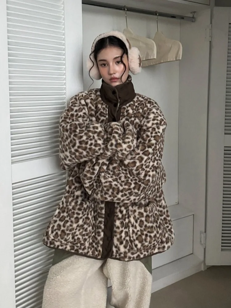 Модное женское зимнее свободное хлопковое пальто с леопардовым принтом и воротником-стойкой, модное хлопковое пальто на одной пуговице
Модное женское зимнее свободное хлопковое пальто с леопардовым принтом и воротником-стойкой, модное хлопковое пальто на одной пуговице