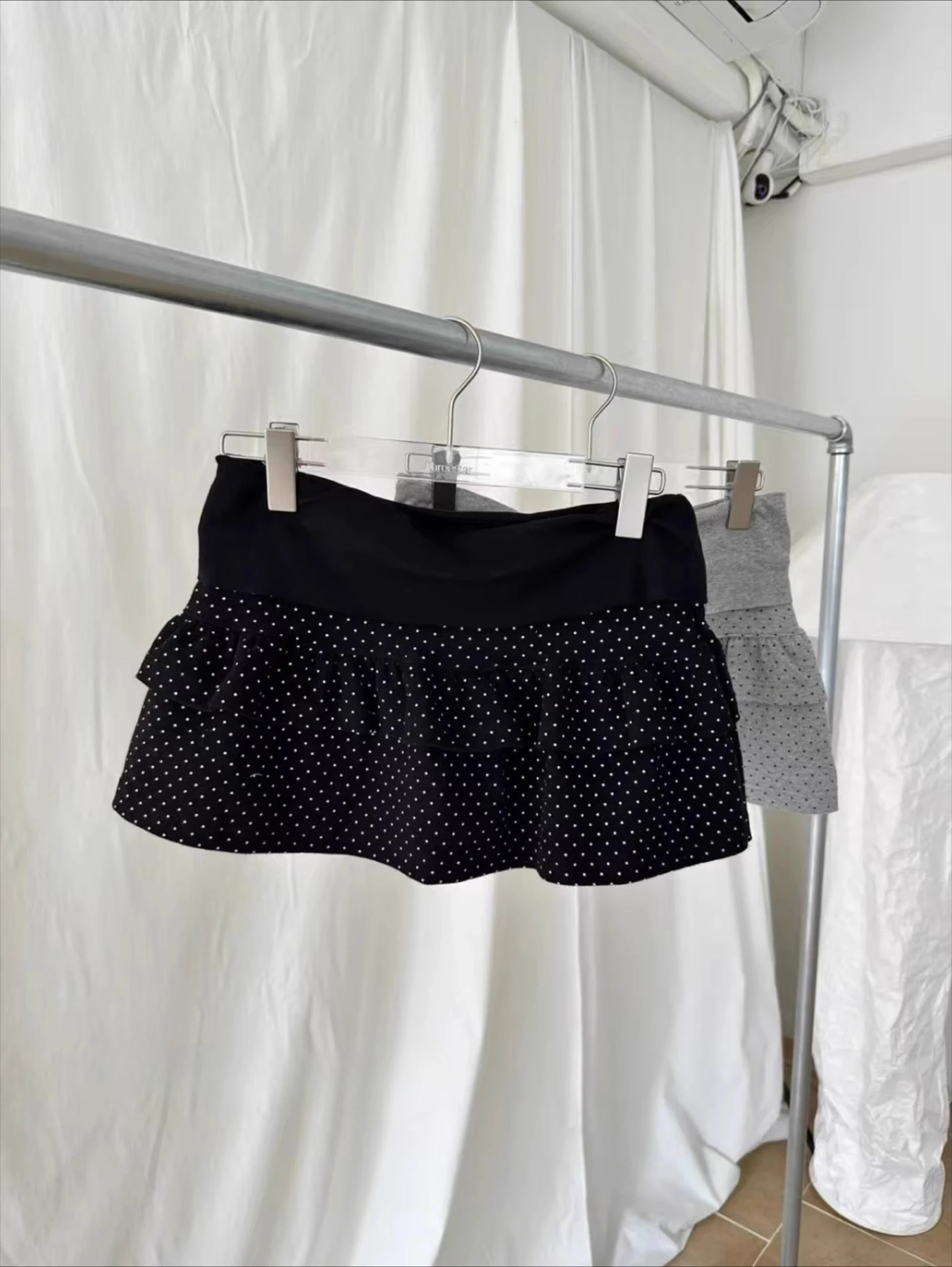 Japanese Street Retro Polka Dot Double-layer Cake Design A-line Short Shorts Skirt Y2k Spicy Girl Skirts Mujer
Japanese Street Retro Polka Dot Double-layer Cake Design A-line Short Shorts Skirt Y2k Spicy Girl Skirts Mujer