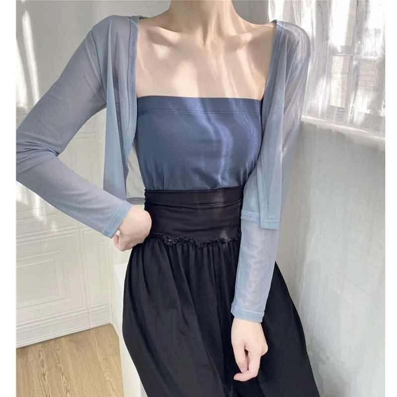 Ice Silk Sun Protection Light Weight Summer Cardigan Women's Strap Vest Top with Skirt Outer Shawl Coat Floral Lace Design
Ice Silk Sun Protection Light Weight Summer Cardigan Women's Strap Vest Top with Skirt Outer Shawl Coat Floral Lace Design