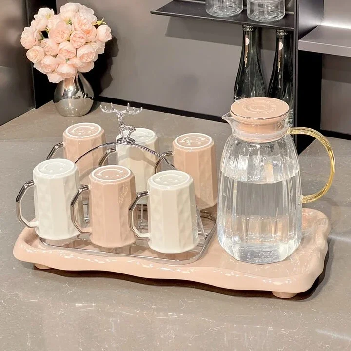 Household water cup set Living room hospitality cup with kettle cup housewarming new home wedding gift
Household water cup set Living room hospitality cup with kettle cup housewarming new home wedding gift
