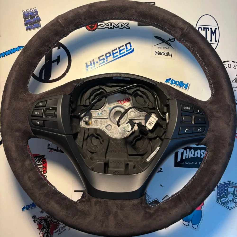 Чехол на руль автомобиля из замши для BMW F20, F45, F30, F31, F34, F32, F33, F36, 118i, 120i, 125i, 218i, 228i, 420i, 430i, 435i – автомобильные аксессуары
Чехол на руль автомобиля из замши для BMW F20, F45, F30, F31, F34, F32, F33, F36, 118i, 120i, 125i, 218i, 228i, 420i, 430i, 435i – автомобильные аксессуары