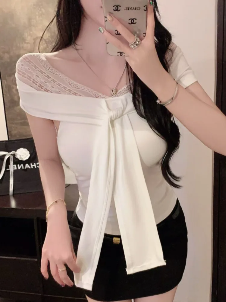 Korean Style Pure Desire Lace Trim V-Neck T-Shirt Women's Spring Summer New Inner Wear Base Shirt Short Sleeve Top
Korean Style Pure Desire Lace Trim V-Neck T-Shirt Women's Spring Summer New Inner Wear Base Shirt Short Sleeve Top