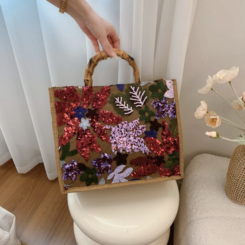 Luxury Sequins Embroidery Large Tote Bags New Fashion Bamboo Handle Women Handags Lady Woven Straw Flower Summer Beach Bag
Luxury Sequins Embroidery Large Tote Bags New Fashion Bamboo Handle Women Handags Lady Woven Straw Flower Summer Beach Bag