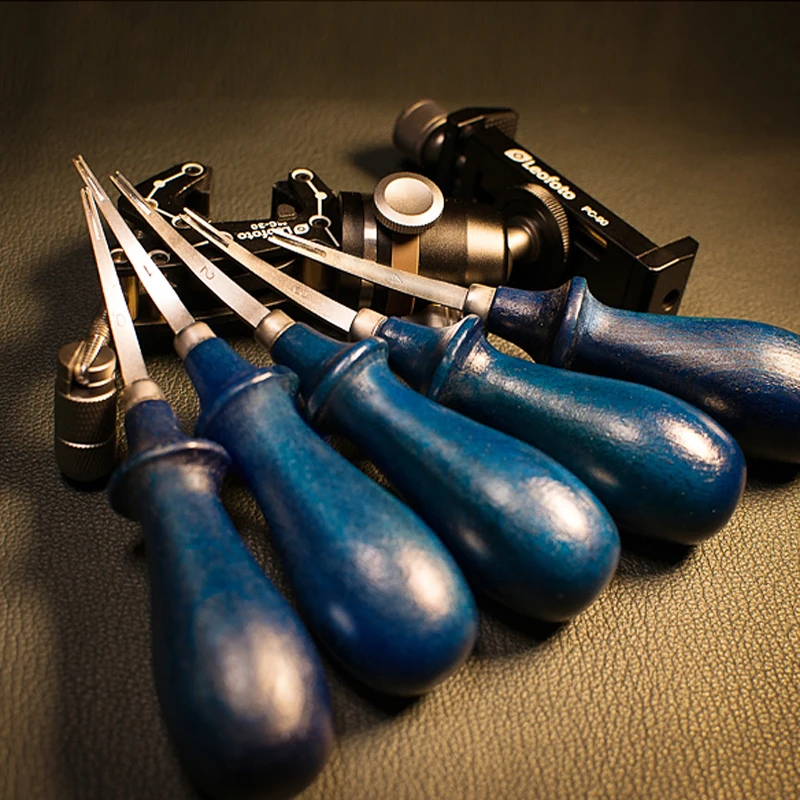 West Wind Blue Handle Edge Peeler, Leather Edge Chamfer Edge Trimmer, Handmade DIY Leather Tools, American Leather Grinder
West Wind Blue Handle Edge Peeler, Leather Edge Chamfer Edge Trimmer, Handmade DIY Leather Tools, American Leather Grinder