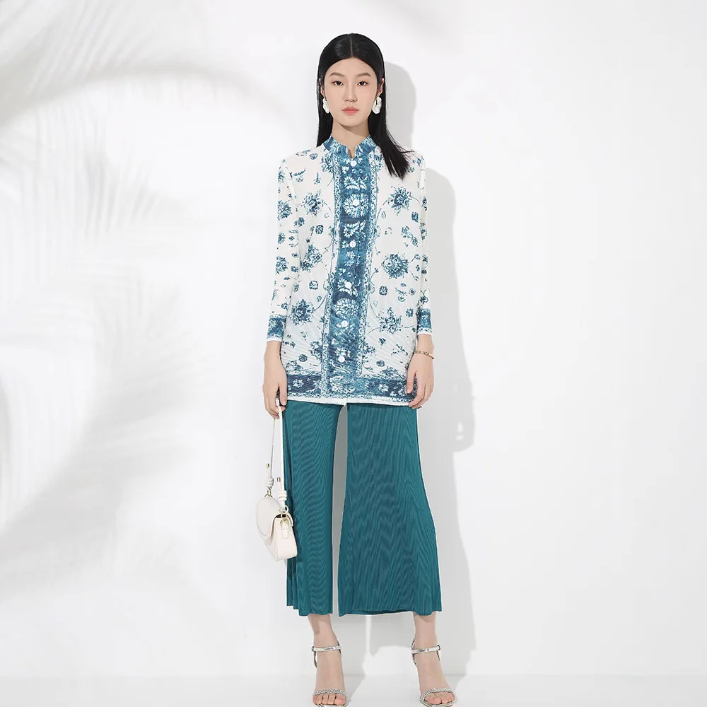 Miyake Style Pleated Printed Pants Suit for Women 2025 New Fashion Stand Collar Top High Waist Wide-leg Pants Two-piece Set
Miyake Style Pleated Printed Pants Suit for Women 2025 New Fashion Stand Collar Top High Waist Wide-leg Pants Two-piece Set
