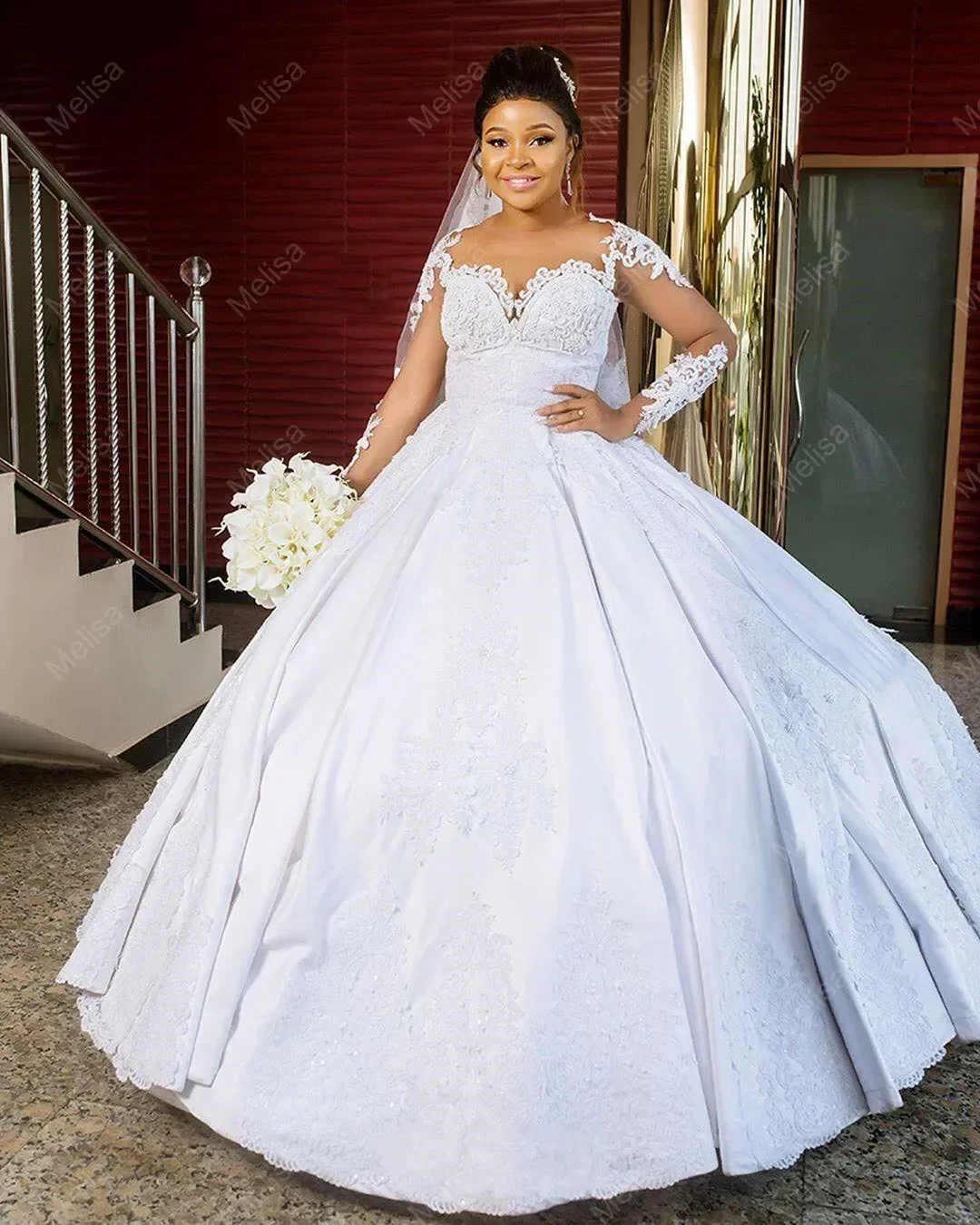 Customized Illusion Scoop Neckline Pearls Top Ballgown Wedding Dresses Vestido De Noiva Sweep Lace African Bridal Gowns
Customized Illusion Scoop Neckline Pearls Top Ballgown Wedding Dresses Vestido De Noiva Sweep Lace African Bridal Gowns