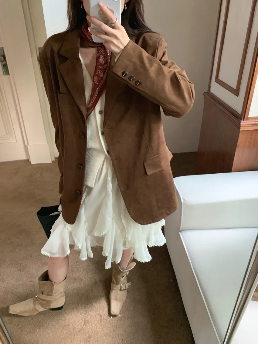 Korean style Vintage Faux Suede Blazer with Lace Trim Asymmetric Chiffon Skirt Set, Stylish Outfit
Korean style Vintage Faux Suede Blazer with Lace Trim Asymmetric Chiffon Skirt Set, Stylish Outfit