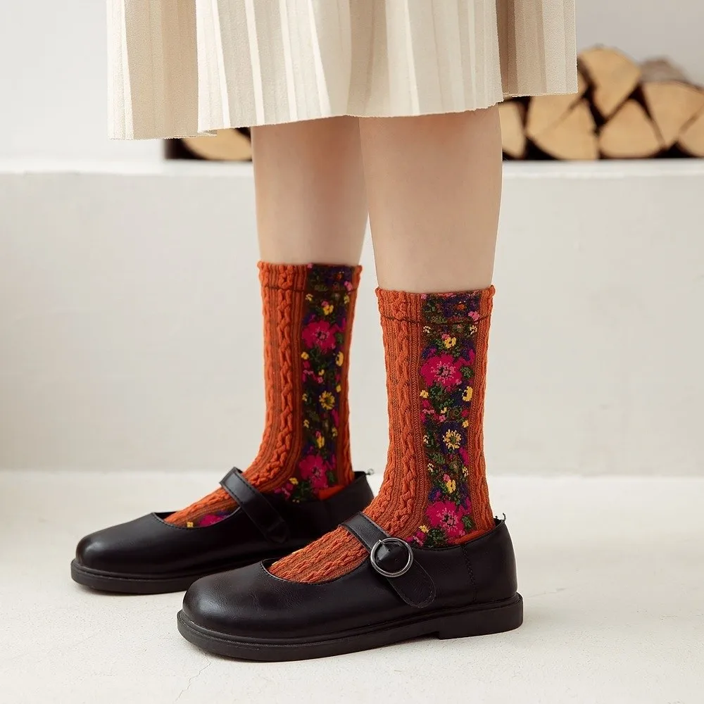 5Pairs Vintage Floral Embroidery Socks Harajuku Sweat-absorbing Medium Tube Socks Streetwear Comfortable Women's Socks Women
5Pairs Vintage Floral Embroidery Socks Harajuku Sweat-absorbing Medium Tube Socks Streetwear Comfortable Women's Socks Women