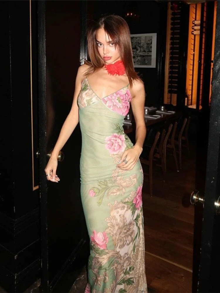 New Women's V-neck Sexy Backless Seaside Vacation Style Temperament Slim Fit Printed Design Suspender Dress Women's Clothing
New Women's V-neck Sexy Backless Seaside Vacation Style Temperament Slim Fit Printed Design Suspender Dress Women's Clothing
