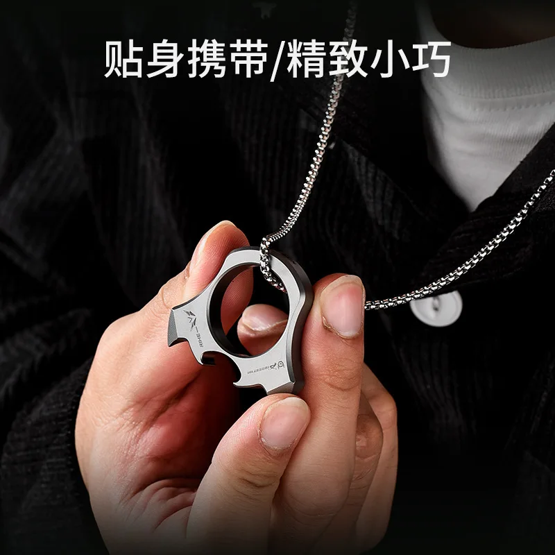 EDC Multifunctional Titanium Alloy Pry Bar Bottle Opener Keychain Tool Car Window Breaking Tools
EDC Multifunctional Titanium Alloy Pry Bar Bottle Opener Keychain Tool Car Window Breaking Tools