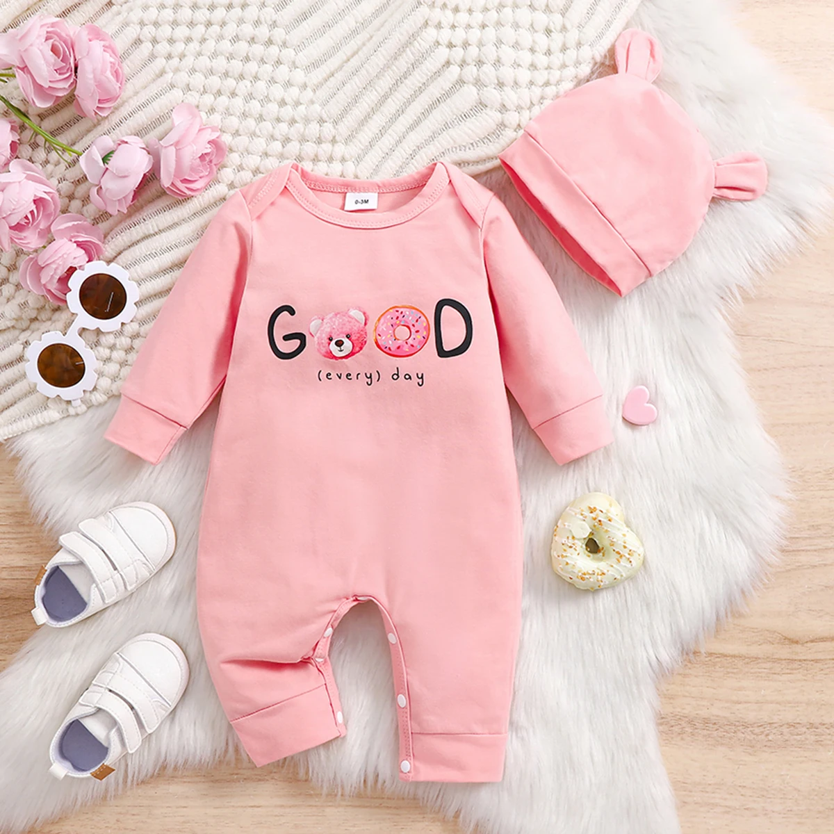 Autumn Newborn Baby Girl Romper with Hat ‘’GOOD every day‘’ Cartoon Bear Print Cotton Long Sleeve Infant Jumpsuit Clothes
Autumn Newborn Baby Girl Romper with Hat ‘’GOOD every day‘’ Cartoon Bear Print Cotton Long Sleeve Infant Jumpsuit Clothes