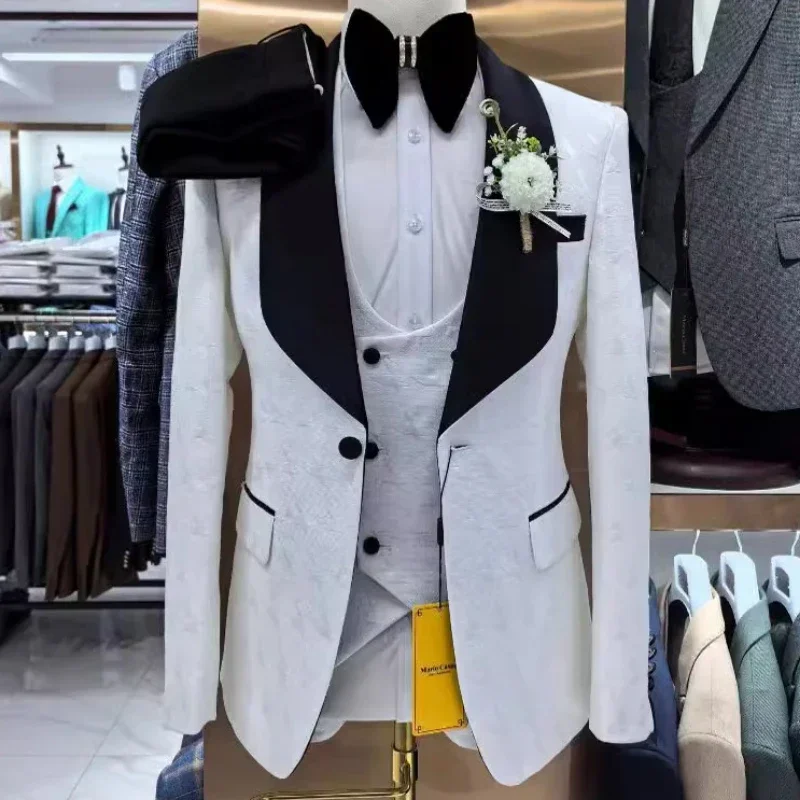 White Floral Formal Suits For Men 3 Pieces Italian Style Wedding Tuxedo Groom Male Fashion Black Shawl Lapel Jacket Pants 2025
White Floral Formal Suits For Men 3 Pieces Italian Style Wedding Tuxedo Groom Male Fashion Black Shawl Lapel Jacket Pants 2025