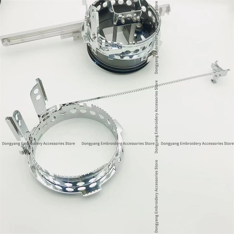 Кольцо для шляпы Barudan, машина с одной головкой, машина с головой лошади, кепка с вышивкой, 360° рамка для шляпы, фиксированный зажим для шляпы, круг, компьютерная вышивка
Кольцо для шляпы Barudan, машина с одной головкой, машина с головой лошади, кепка с вышивкой, 360° рамка для шляпы, фиксированный зажим для шляпы, круг, компьютерная вышивка