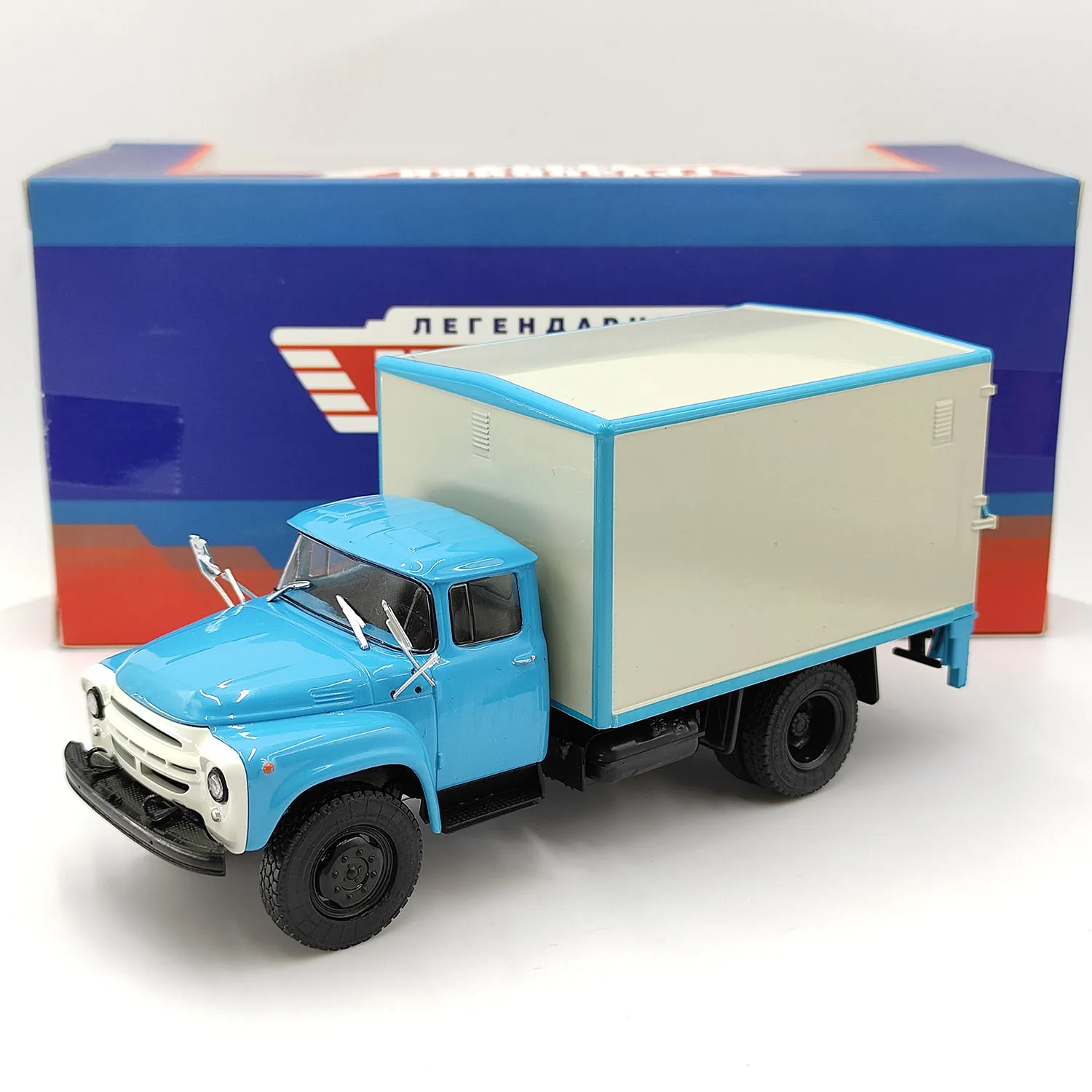 Diecast Russian Gil 1/43 Scale 130 Cargo Transport Vehicle U-165 Three-door Thermostatic Truck Static Alloy Car Model
Diecast Russian Gil 1/43 Scale 130 Cargo Transport Vehicle U-165 Three-door Thermostatic Truck Static Alloy Car Model